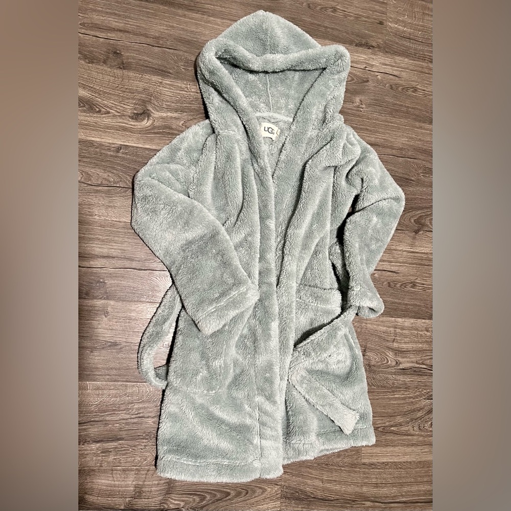 Size small UGG Australia Aarti Robe